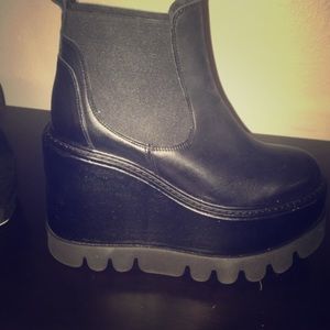 Brand New Current Mood Platform Chelsea Booties